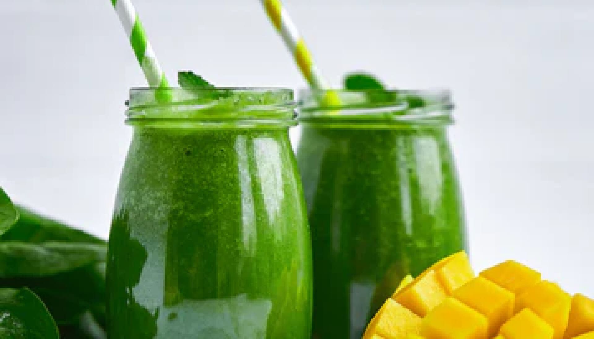 Spinach Mango Heart Smoothie
